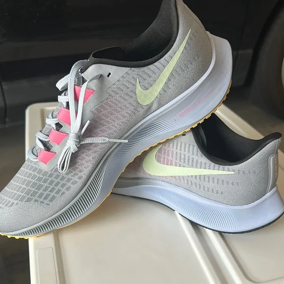 Nike | Shoes | Nike Gray And Pink Athletic Shoes With  display picture 1